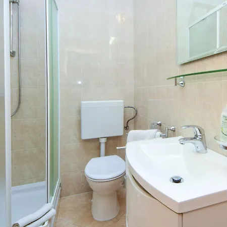 Apartmán Mare-4 By Interhome *