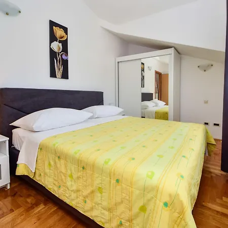Mare-4 By Interhome Apartmán