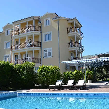 Apartmán Mare-4 By Interhome